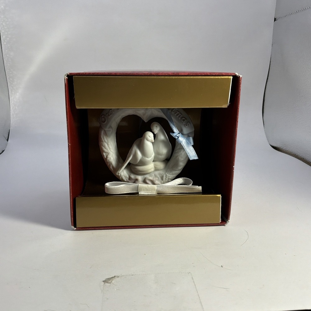 Lladro 2001 Our First Christmas New In Box